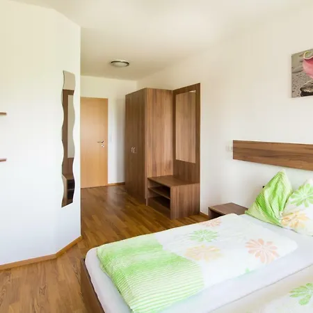 בית חווה Schnatterhof